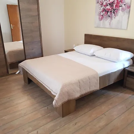 Kornatska Apartment *