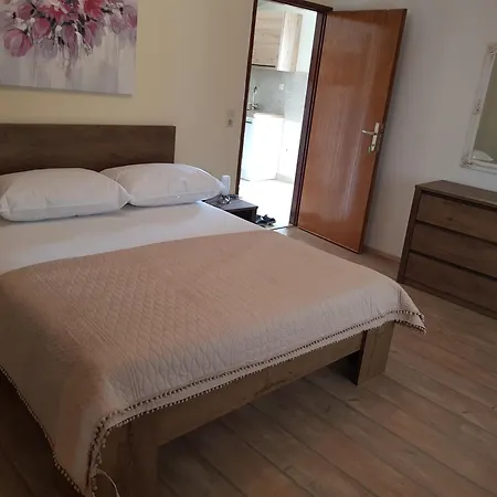 Apartment Kornatska *